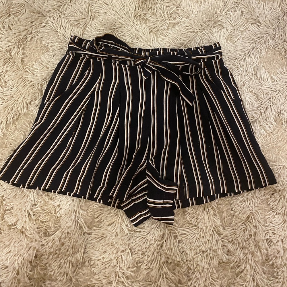 Forever 21 Striped Paper Bag Tie Front Shorts XS!
